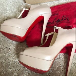 Christian Louboutin Alta Poppin Pumps